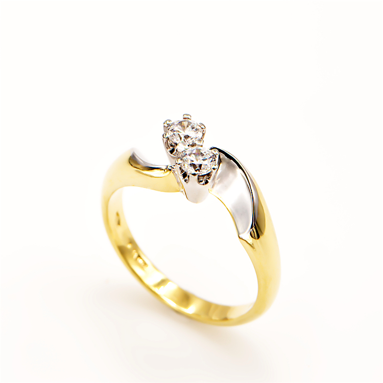 Δαχτυλίδι από λευκό  καί κίτρινο χρυσό 18 Καρατίων με Ζιργκόν 