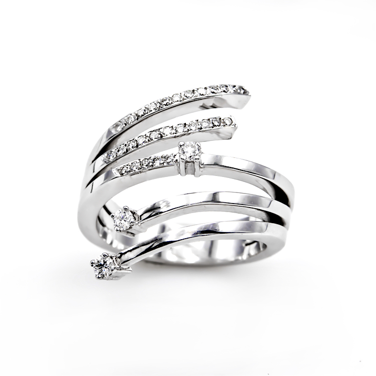 Λευκόχρυσο Δαχτυλίδι 18 Καρατίων με Μπριγιάν