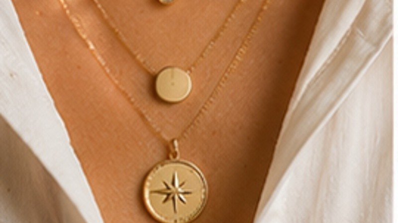 Τα κοσμήματα που ολοκληρώνουν κάθε look με κομψότητα